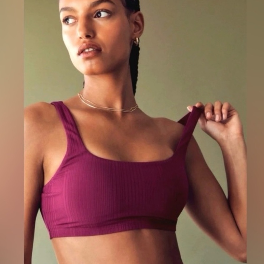 Alo Yoga Run It Back Bra Wild Berry Size Small